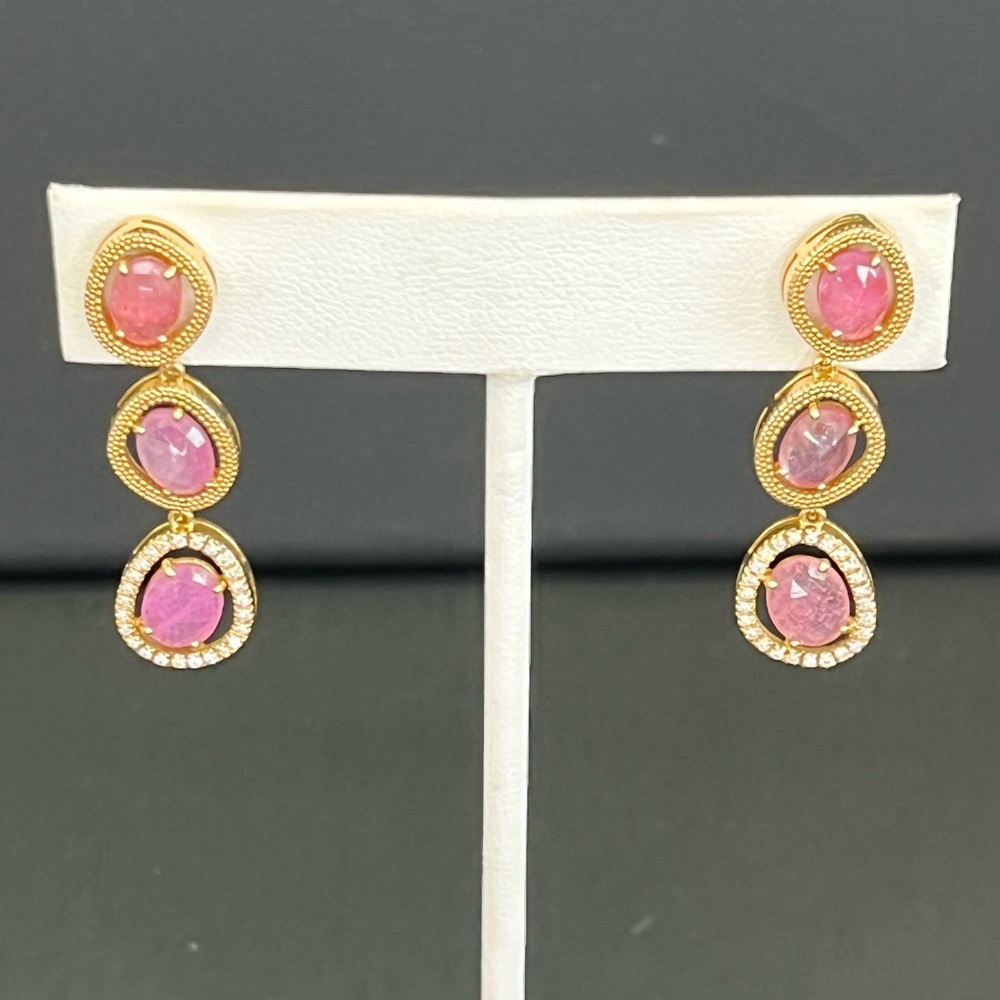 Roberto Coin Dangle Earrings 
18k gold with diamonds